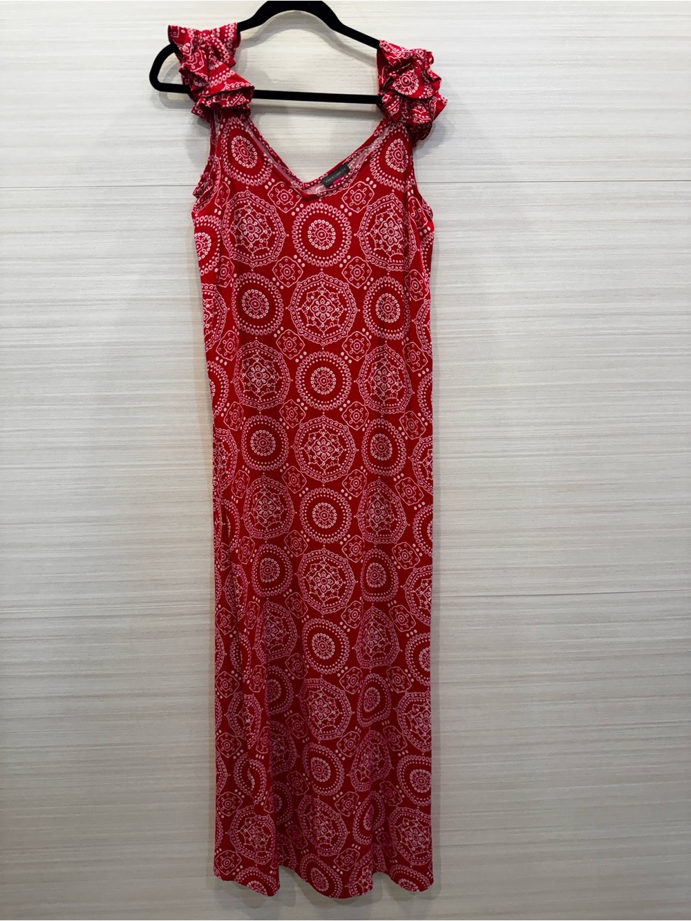 Vince Camuto Red Sleeveless Maxi Dress with White Medallion Print size Medium